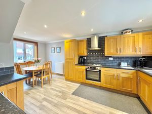 Photo 7- click for photo gallery